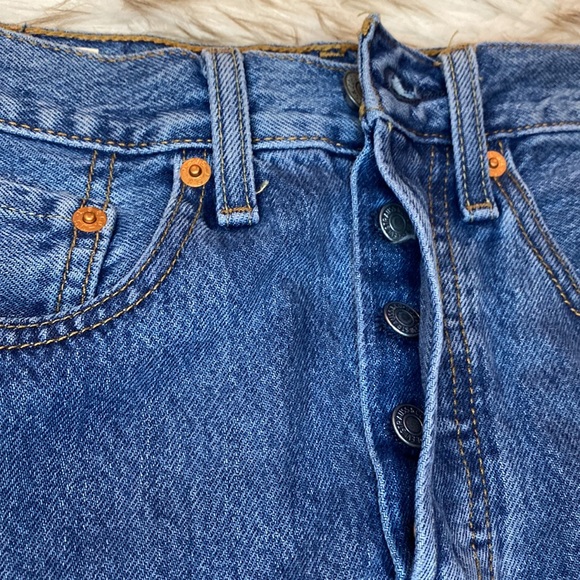 NWOT Levi’s High Rise Denim Mini Skirt Deconstructed Iconic Boyfriend Size 25 - Picture 7 of 14